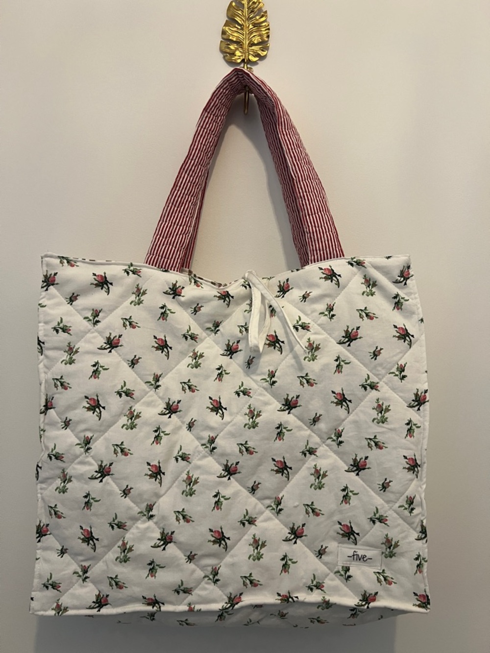 🌻-five-stitched by tina 
Floral Quilted Tote